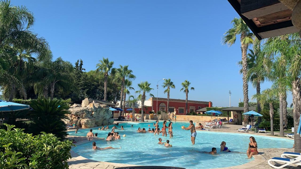 Villaggio Turistico Malibuu Мандурия Екстериор снимка
